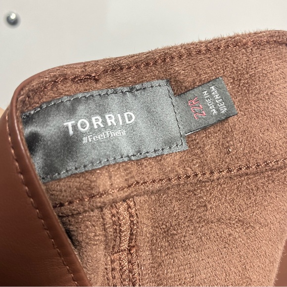 Torrid Perfect Skinny Faux Leather Mid Rise Pant in Root beer size 22R women - Picture 6 of 10